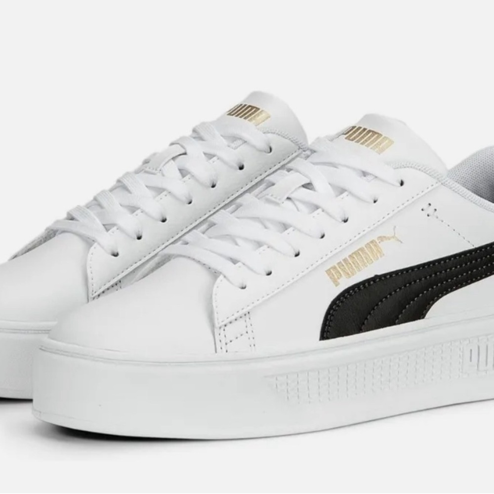 Like New! Puma Smash Platform v3 Lace-Up Sneakers 8.5 Black and White